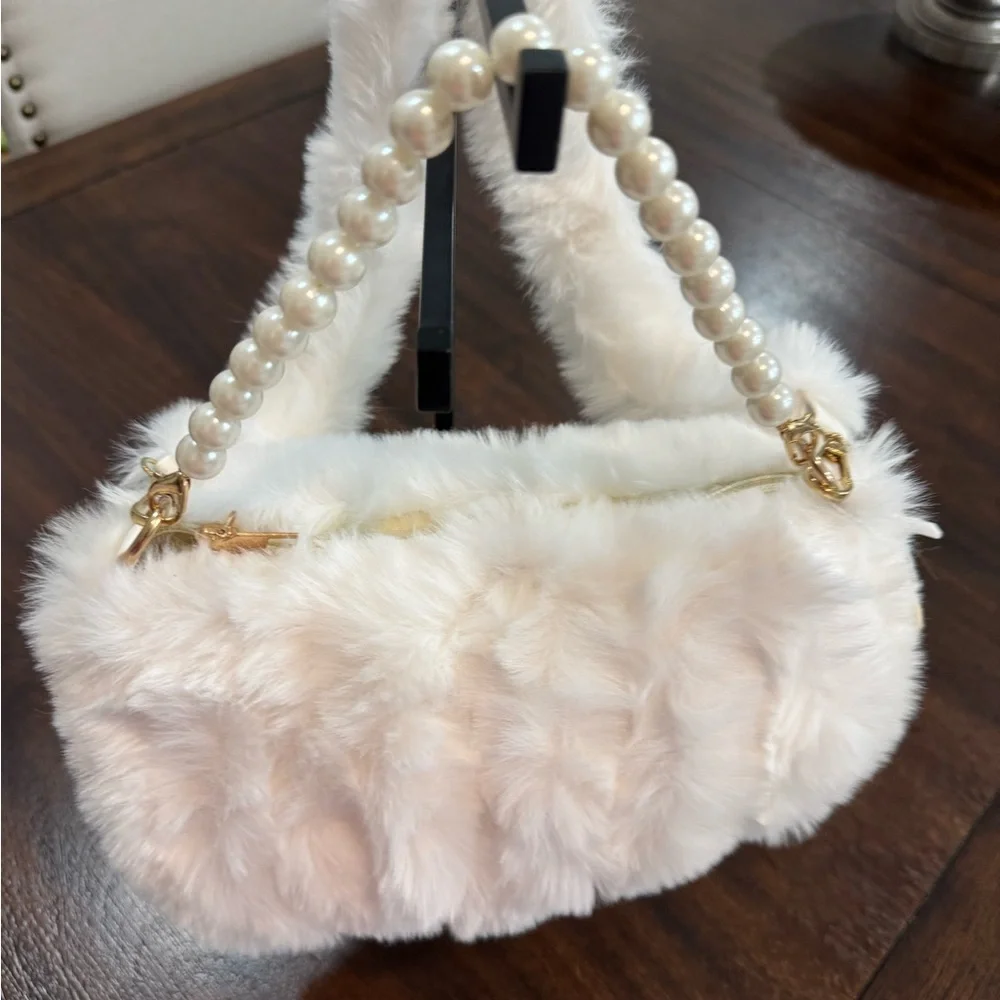Elegant Pearl Handle Faux Fur Bag - Picture 1 of 14